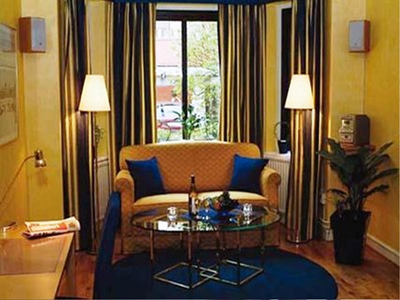 Home Hotel Norre Park Хальмстад Номер фото